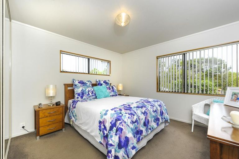 Photo of property in 4 Shaw Road, Oratia, Auckland, 0604