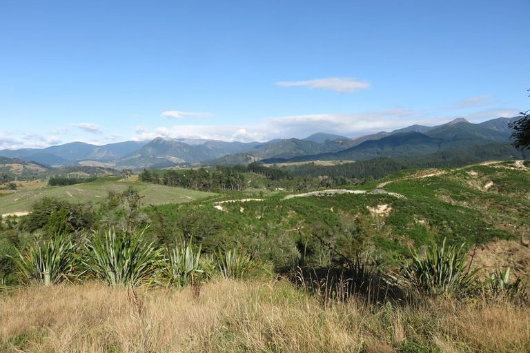 Photo of property in 744 Waiwhero Road, Ngatimoti, Motueka, 7196
