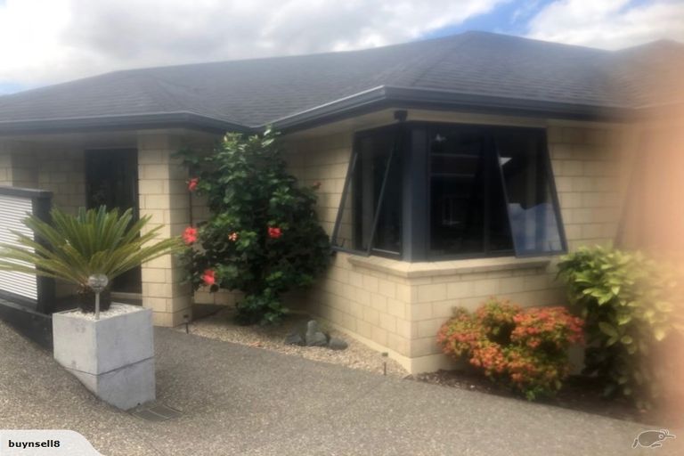 Photo of property in 111 Roberta Crescent, Orewa, 0931