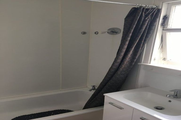 Photo of property in 62a Royal Terrace, Dunedin Central, Dunedin, 9016