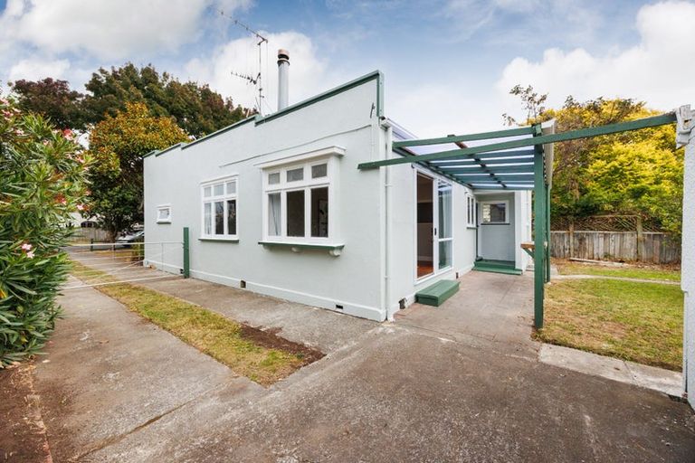 Photo of property in 8 Guy Avenue, Takaro, Palmerston North, 4410