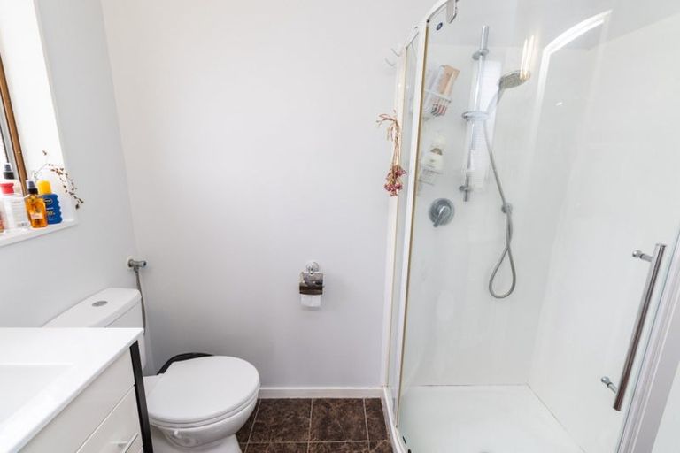 Photo of property in 1 Paddington Grove, Karori, Wellington, 6012