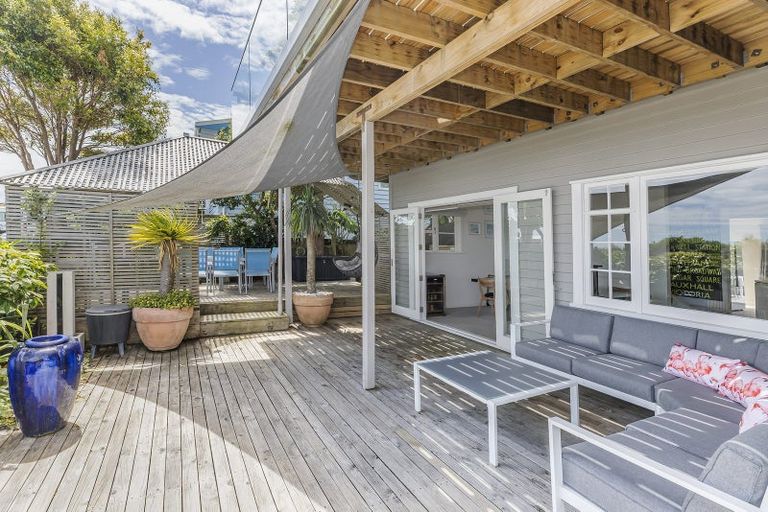 Photo of property in 58 Motuhara Road, Plimmerton, Porirua, 5026