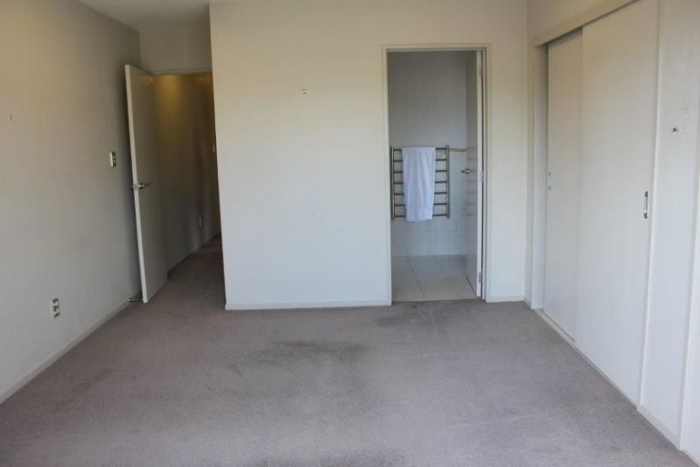 Photo of property in 2 Walton Street, Red Beach, 0932