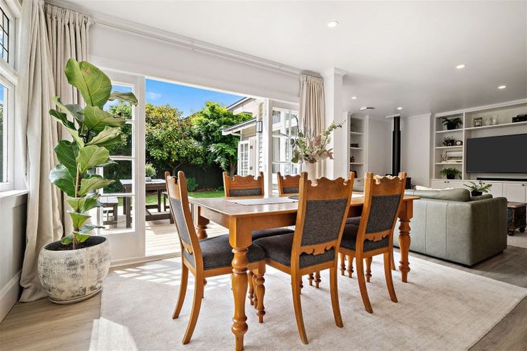 Photo of property in 35 Alpha Avenue, Strowan, Christchurch, 8052