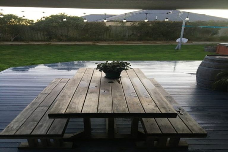 Photo of property in 33 Russell Robertson Drive, Havelock North, 4130