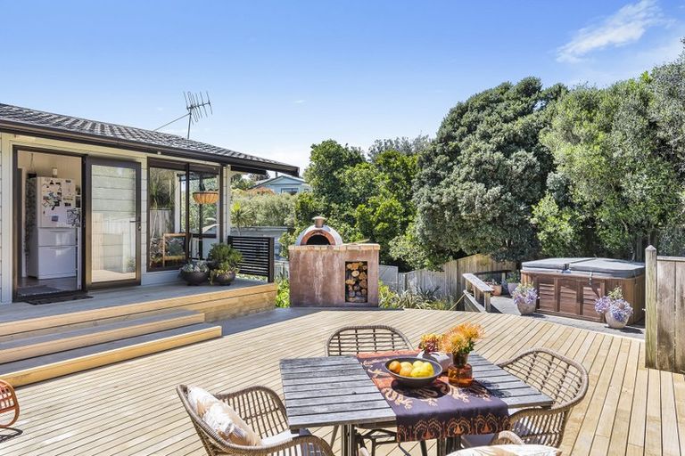 Photo of property in 89 The Esplanade, Raumati South, Paraparaumu, 5032