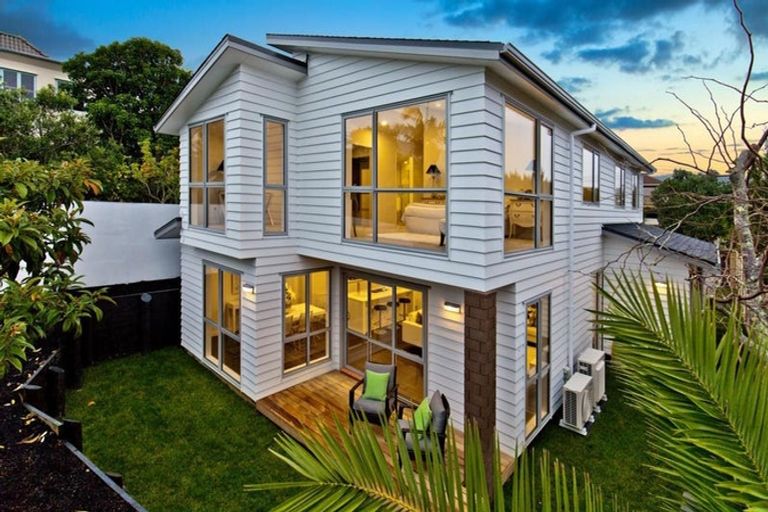 Photo of property in 1b Rae Road, Campbells Bay, Auckland, 0620