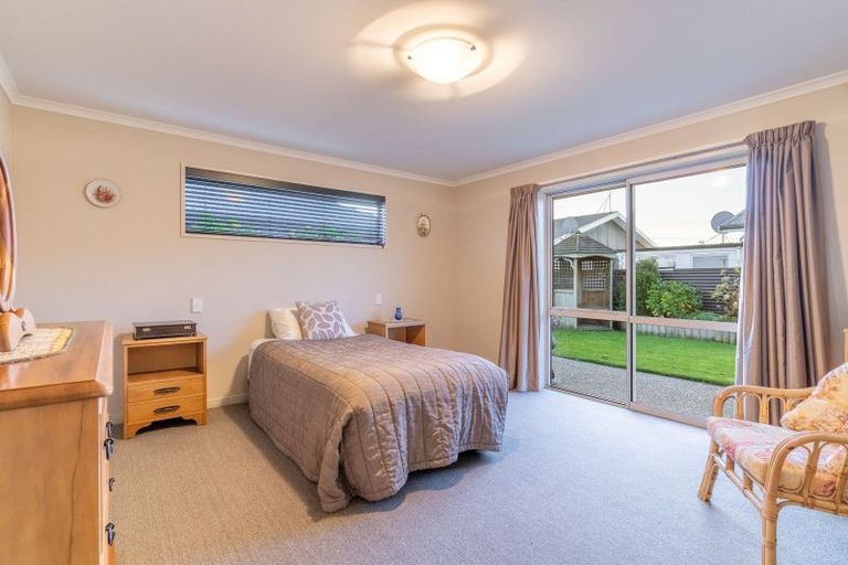 Photo of property in 100 Park Street, Winton, 9720