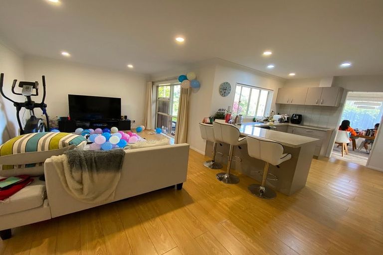 Photo of property in 8 Aspatria Place, Northpark, Auckland, 2013