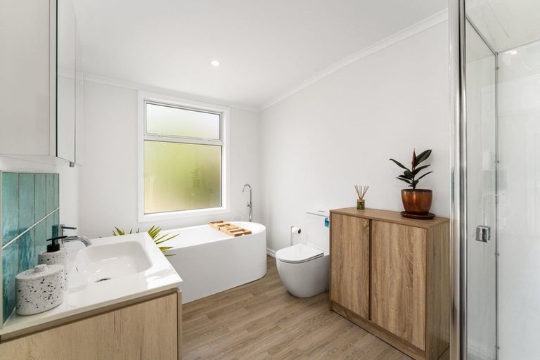 Photo of property in 24 Brighton Road, Green Island, Dunedin, 9018