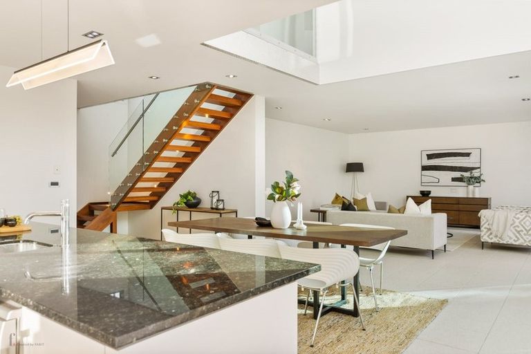 Photo of property in 7 Rangi Avenue, Schnapper Rock, Auckland, 0632