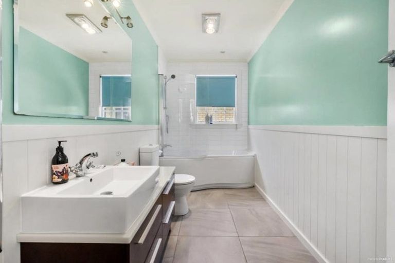 Photo of property in 16 Marr Road, Manurewa, Auckland, 2102