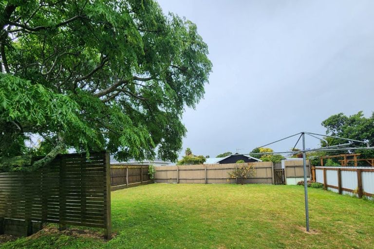 Photo of property in 9 Sackville Street, Fitzroy, New Plymouth, 4312