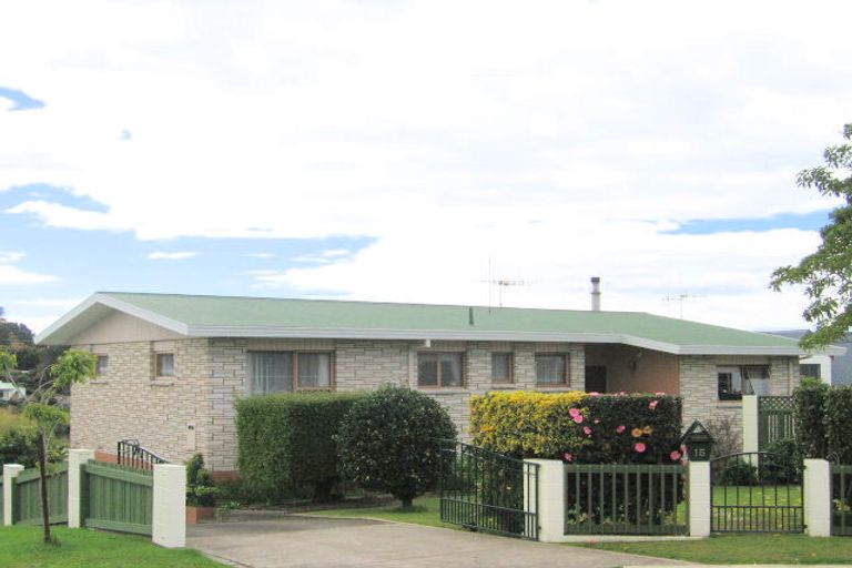 Photo of property in 15 Lorna Place, Brookfield, Tauranga, 3110