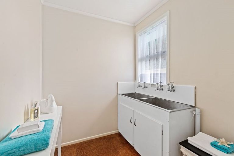 Photo of property in 14a Kaipatiki Road, Glenfield, Auckland, 0629