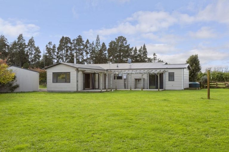 Photo of property in 554 Mountain Road, Lepperton, New Plymouth, 4373