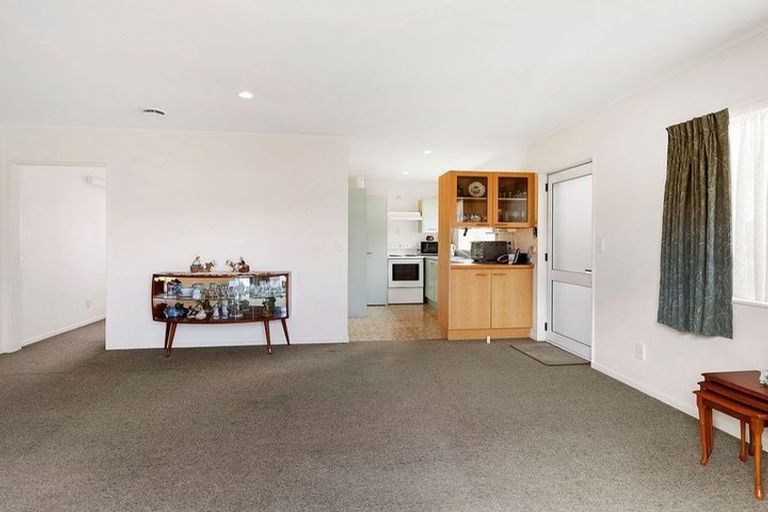 Photo of property in 2/61 Main Road, Titahi Bay, Porirua, 5022