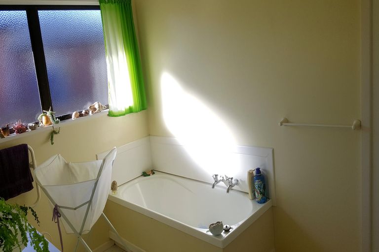 Photo of property in 2 Rata Avenue, Huntly, 3700