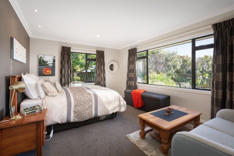 Photo of property in 22 Haden Place, Omokoroa, 3114