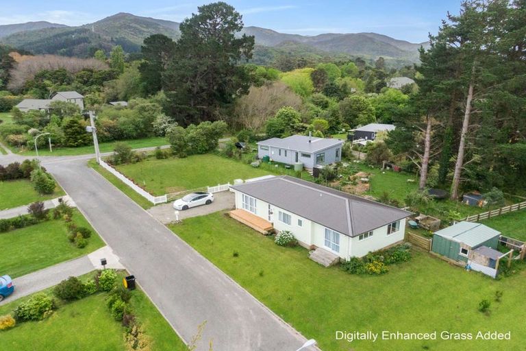 Photo of property in 1 Ataahua Place, Featherston, 5710