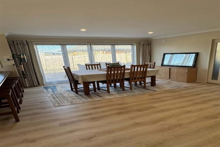 Photo of property in 42 Peter Hall Drive, Kelvin Grove, Palmerston North, 4414