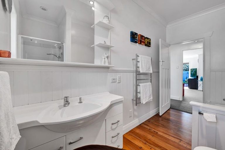 Photo of property in 4 Henui Street, Strandon, New Plymouth, 4312