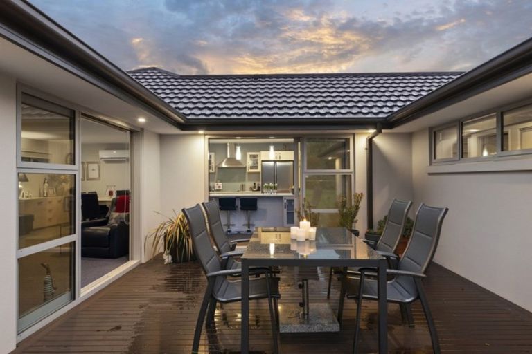 Photo of property in 20 Strowan Road, Strowan, Christchurch, 8052