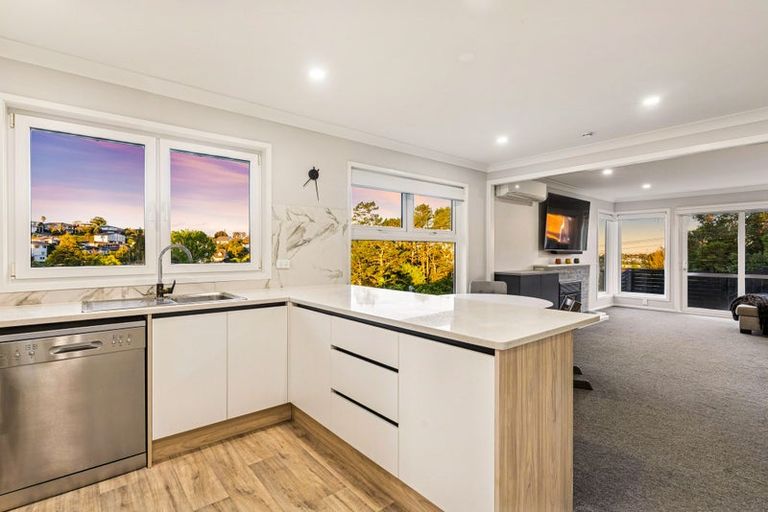 Photo of property in 43 Mcclintock Road, Massey, Auckland, 0614