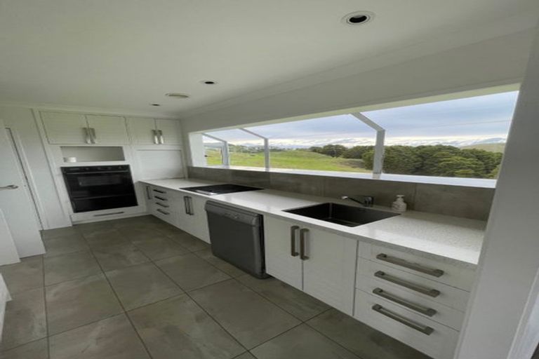 Photo of property in 303 Heatley Road, Whakapirau, Maungaturoto, 0583