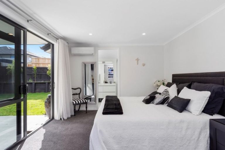 Photo of property in 23 Puhirake Crescent, Pyes Pa, Tauranga, 3112