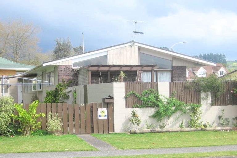 Photo of property in 25 Petrie Street, Pomare, Rotorua, 3015