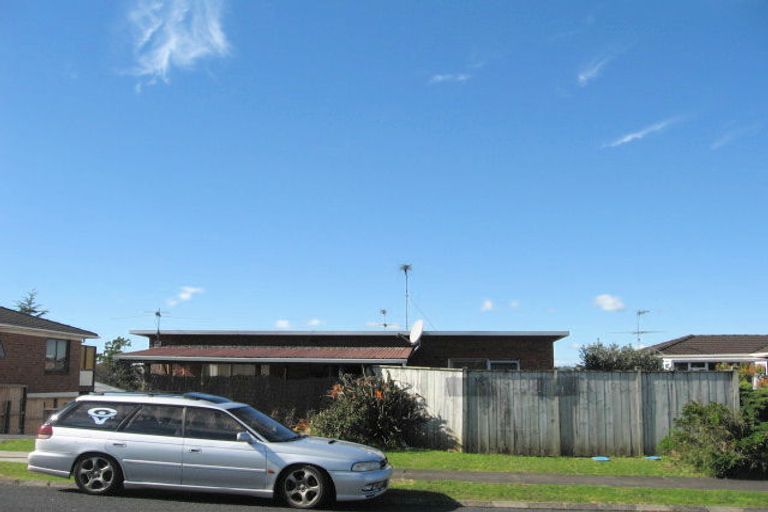 Photo of property in 2/35 La Trobe Street, Pakuranga Heights, Auckland, 2010