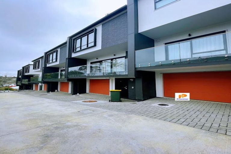 Photo of property in 44 William Souter Street, Forrest Hill, Auckland, 0620