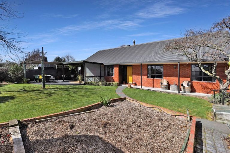 Photo of property in 10 Nixon Street, Tinwald, Ashburton, 7700