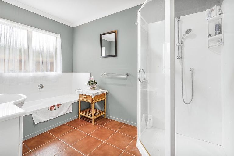 Photo of property in 8 Ashgrove Court, Hamilton East, Hamilton, 3216