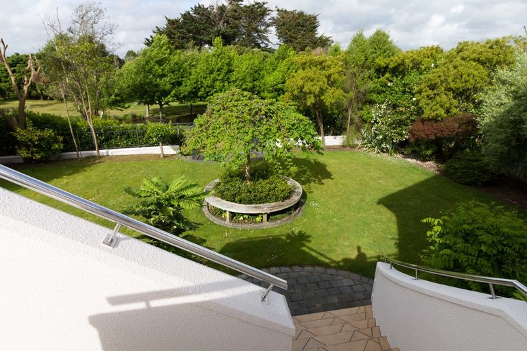 Photo of property in 11 The Oaks, Awapuni, Palmerston North, 4412