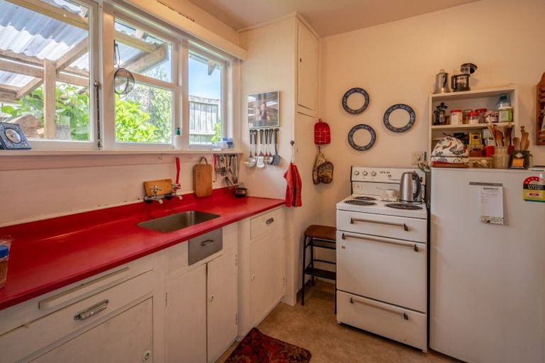 Photo of property in 4 Watson Street, Akaroa, 7520