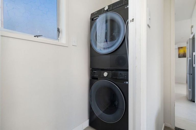 Photo of property in 1/11 Radnor Street, St Albans, Christchurch, 8014