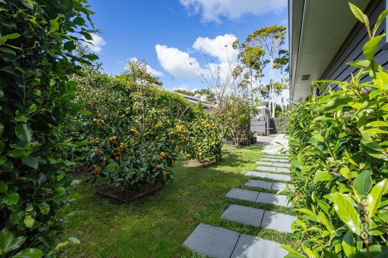 Photo of property in 212 Matua Road, Kumeu, 0810