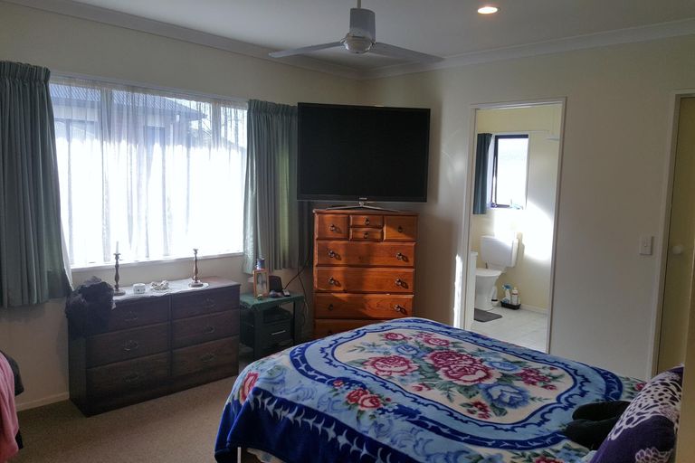Photo of property in 2 Rata Avenue, Huntly, 3700