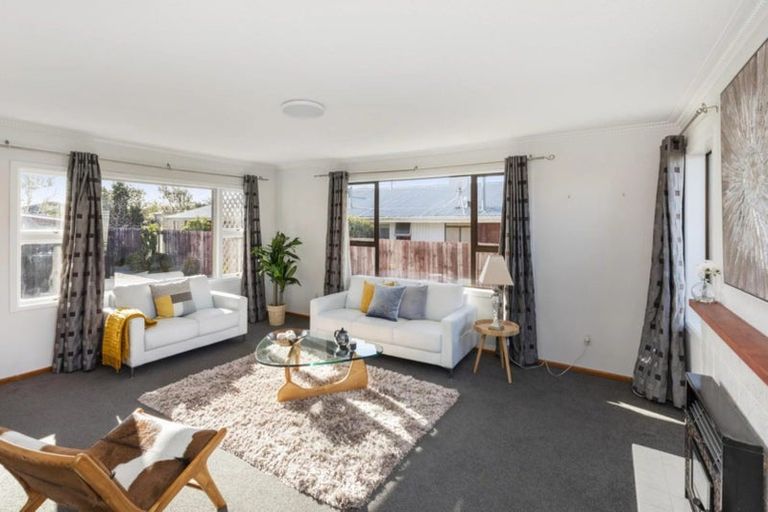 Photo of property in 11 Eglinton Street, Avondale, Christchurch, 8061