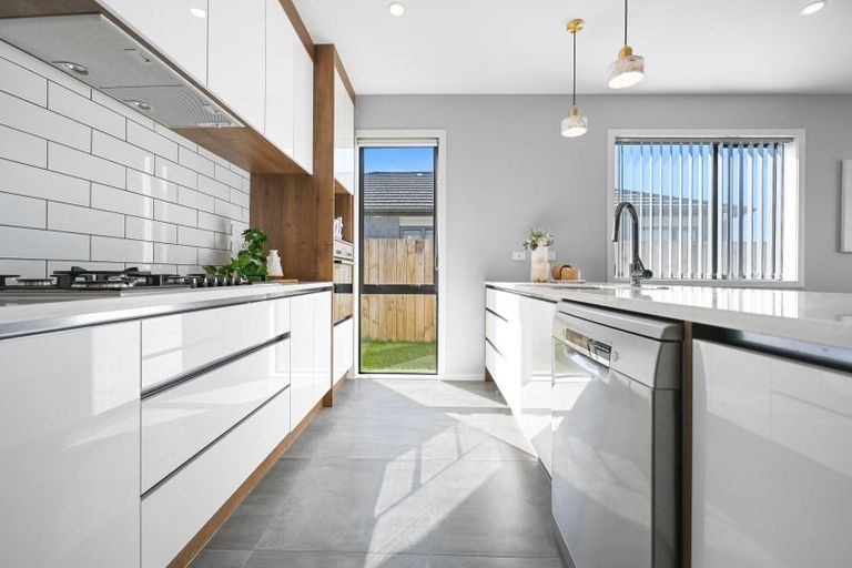 Photo of property in 2/28 Tokerau Drive, Rototuna North, Hamilton, 3210