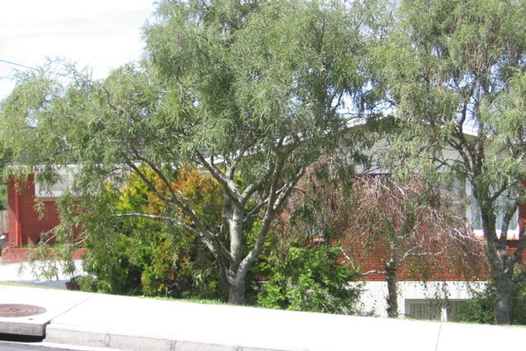 Photo of property in 65 Lyons Avenue, Murrays Bay, Auckland, 0630