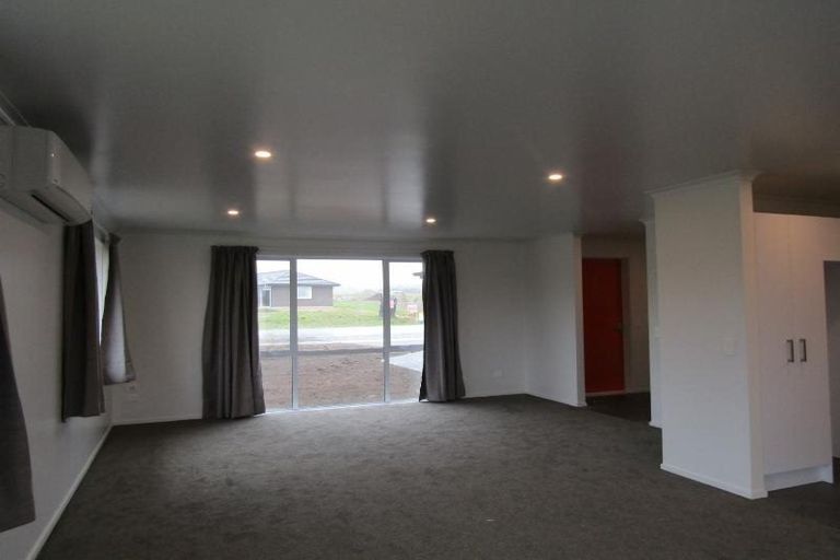 Photo of property in 11 Kahikatea Drive, Kinloch, Taupo, 3377