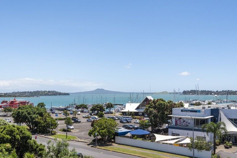 Photo of property in 74 Compass Way, Half Moon Bay, Auckland, 2012