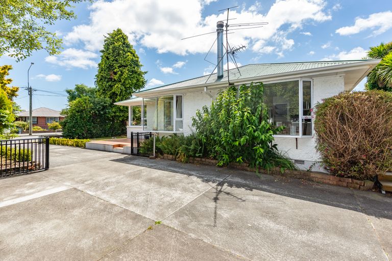 Photo of property in 52 Farrington Avenue, Bishopdale, Christchurch, 8053