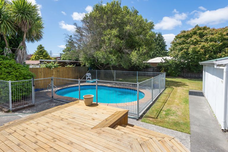 Photo of property in 52 Farrington Avenue, Bishopdale, Christchurch, 8053