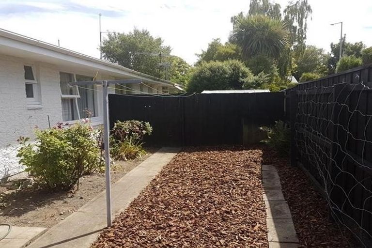 Photo of property in 152 Straven Road, Fendalton, Christchurch, 8014
