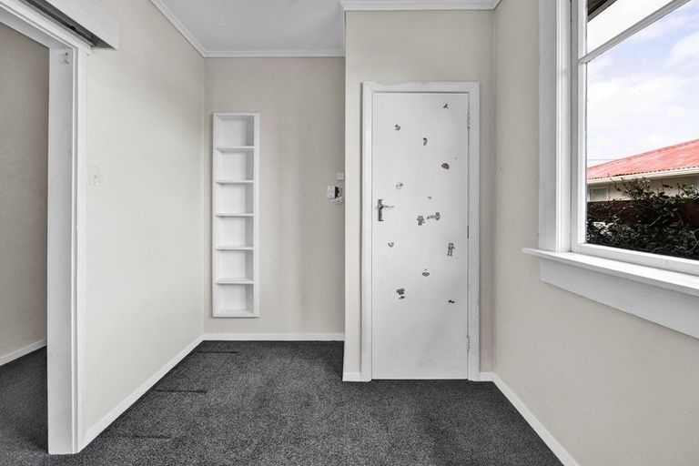 Photo of property in 9 Caplen Street, Hawera, 4610